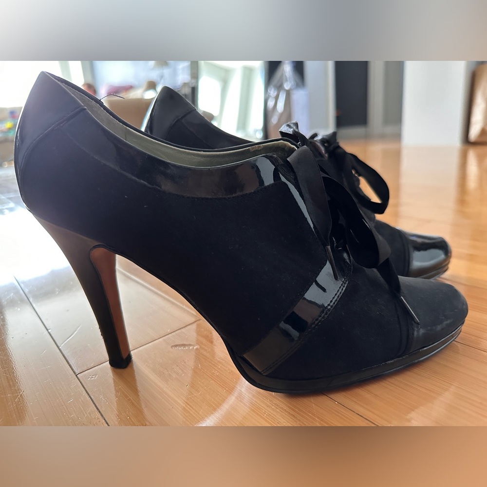Tuxedo booties